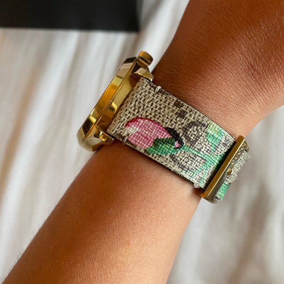 Gucci bloom watch - Picture 4 of 9